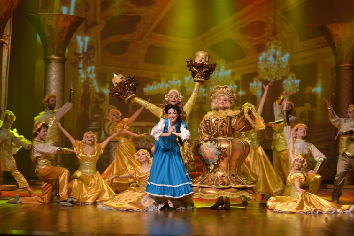 O espetáculo tem um elenco de 22 atores e bailarinos (Foto: Divulgação)
