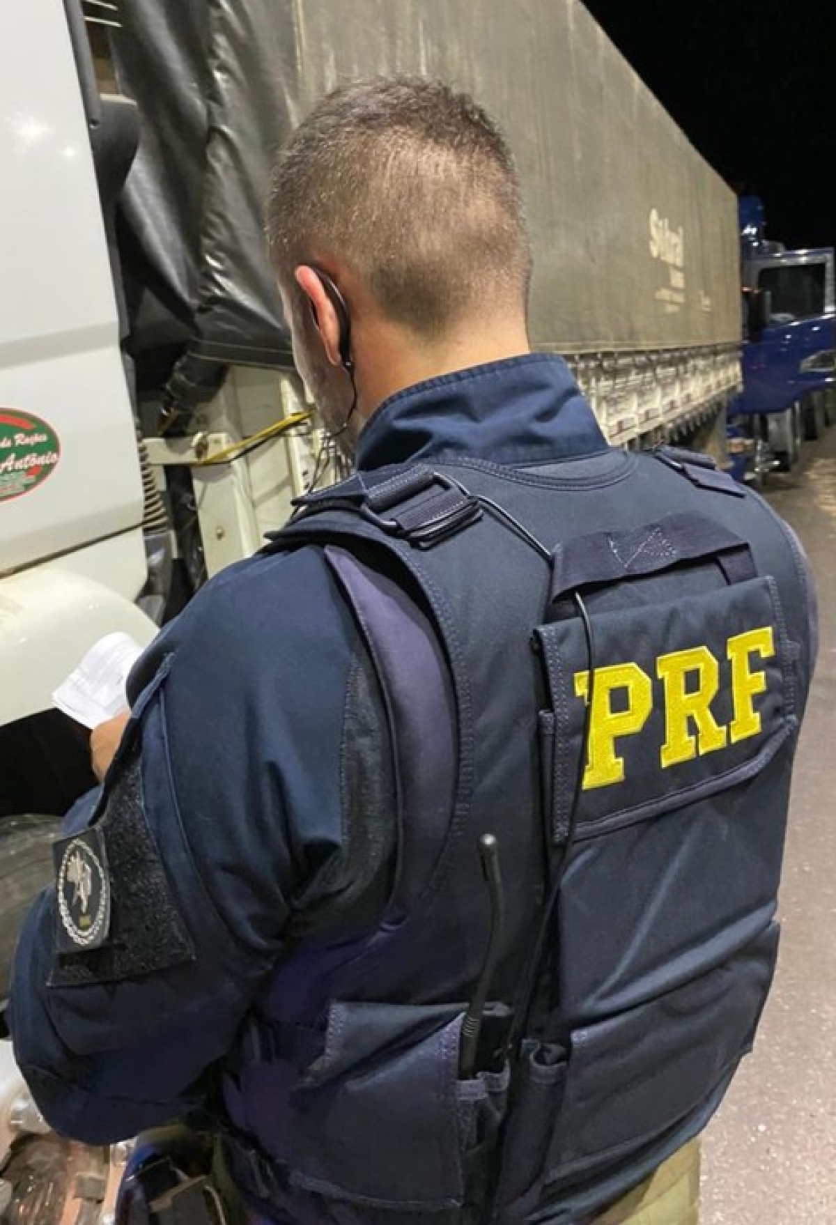 BR-101: PRF apreende 38 toneladas de fertilizante em situação irregular (Foto: PRF/SE)
