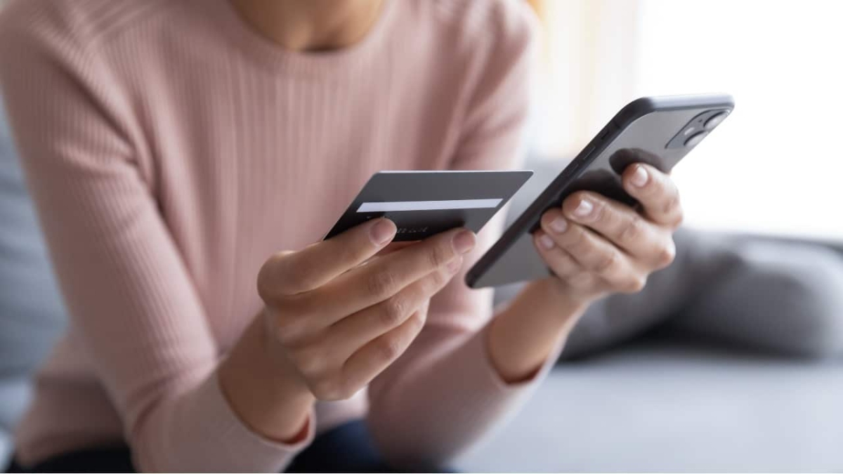 Vai comprar o presente do Dia das Mães online? Confira como evitar golpes - Foto: Olhar Digital