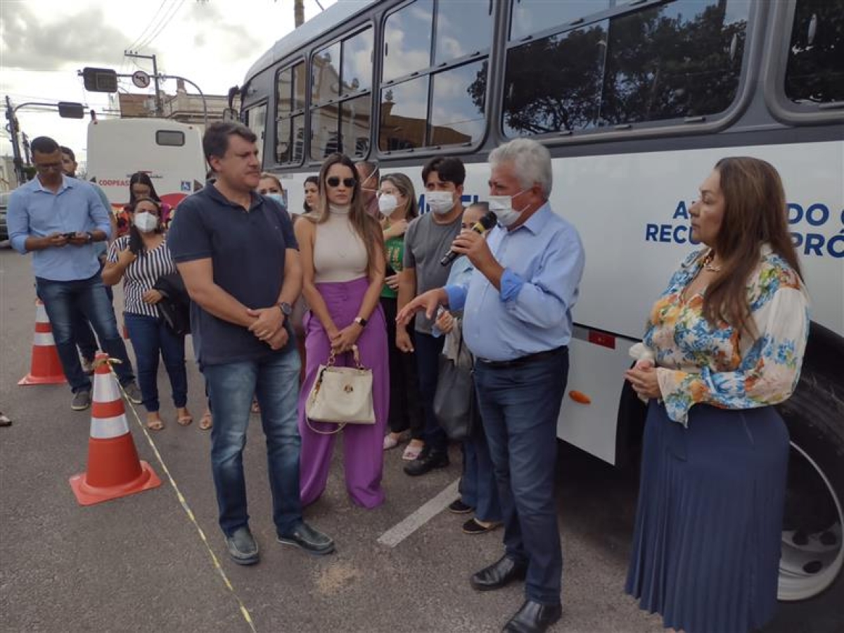 Prefeitura de Estância entrega nova Unidade Móvel de Saúde para a população - Foto: Prefeitura de Estância