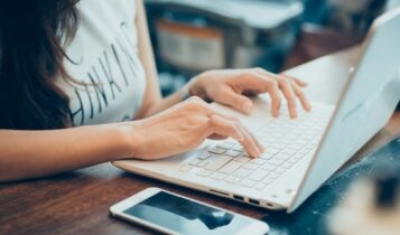 Adepol/SE abre vaga para estágio na área de mídias digitais - Foto: Freepik