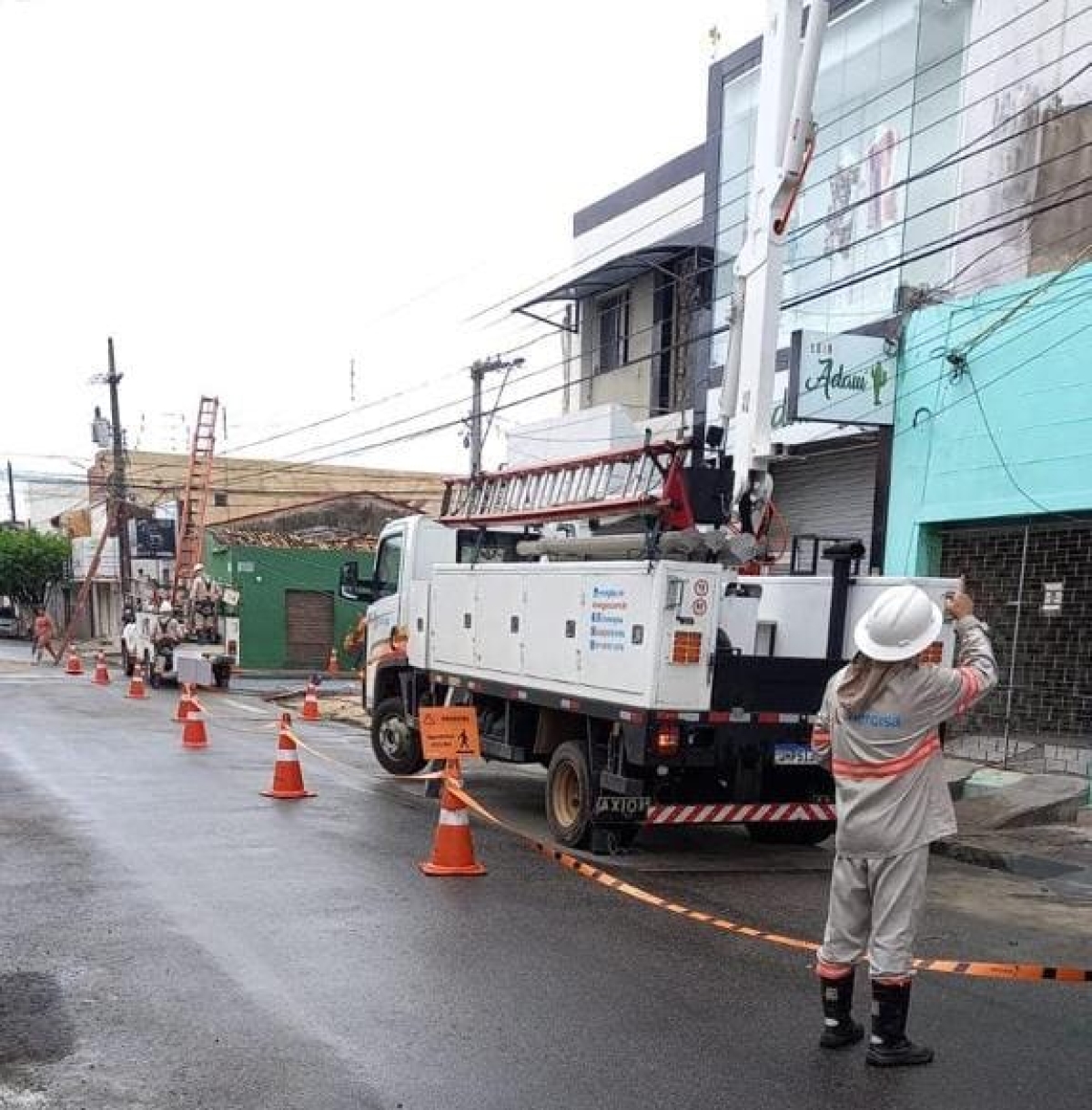 Chuvas: Energisa orienta sobre cuidados com cabos partidos - Foto: Assessoria Energisa/SE