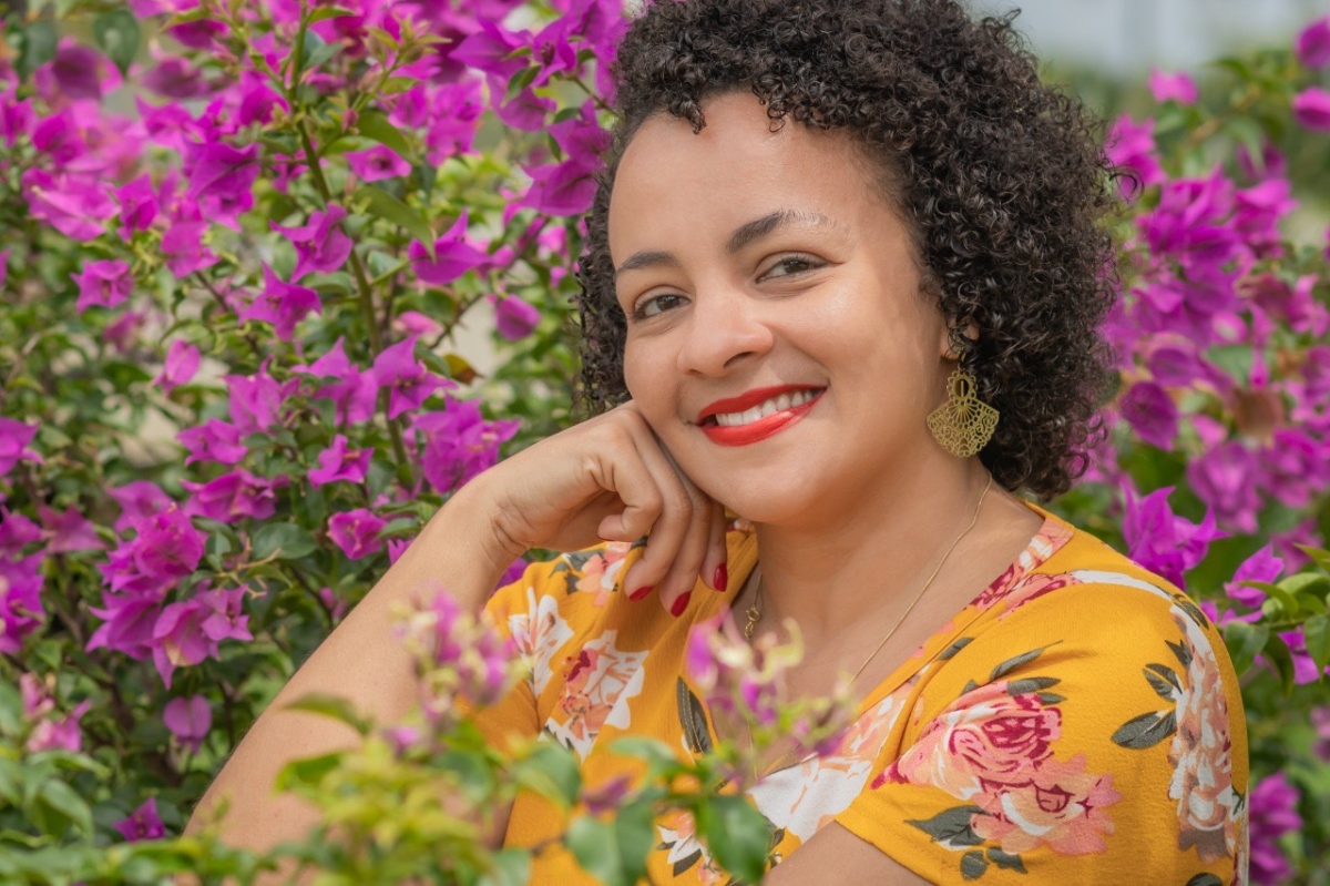 Izabel Nascimento realiza Recital Poético "Quero Paz e Poesia" - Foto: Divulgação