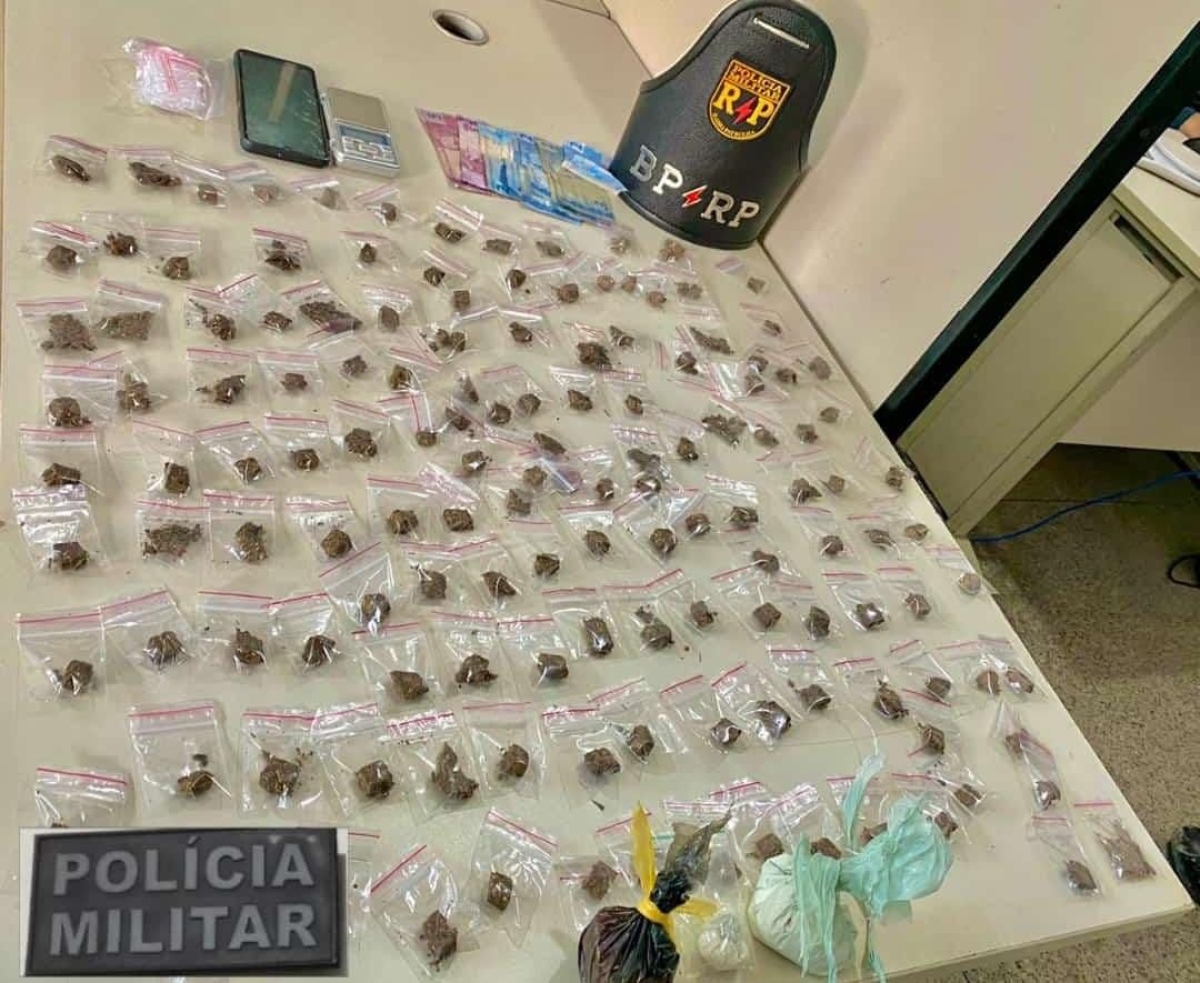 Polícia Militar prende suspeitos de tráfico de drogas no Santos Dumont - Foto: SSP/SE
