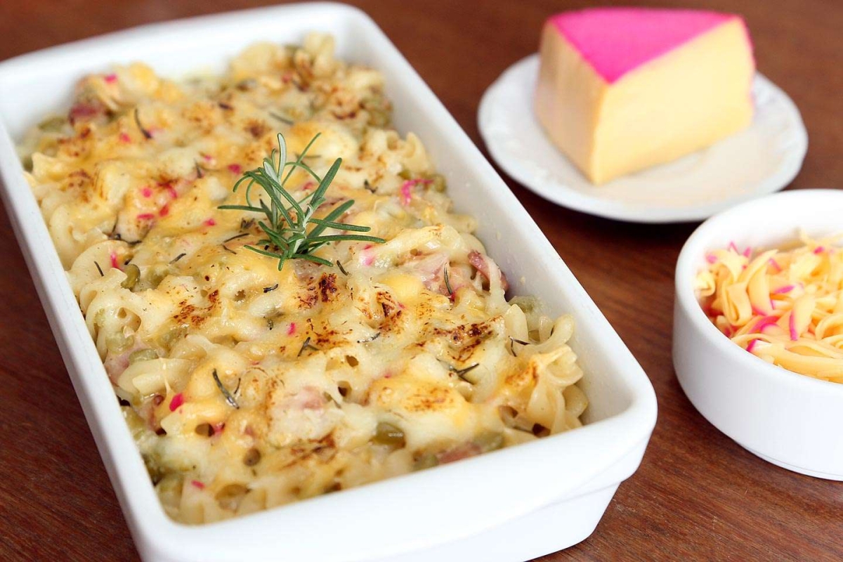 Macarrão Gratinado de Queijo, Bacon e Ervilha - Foto: Divulgação | Fortaleza