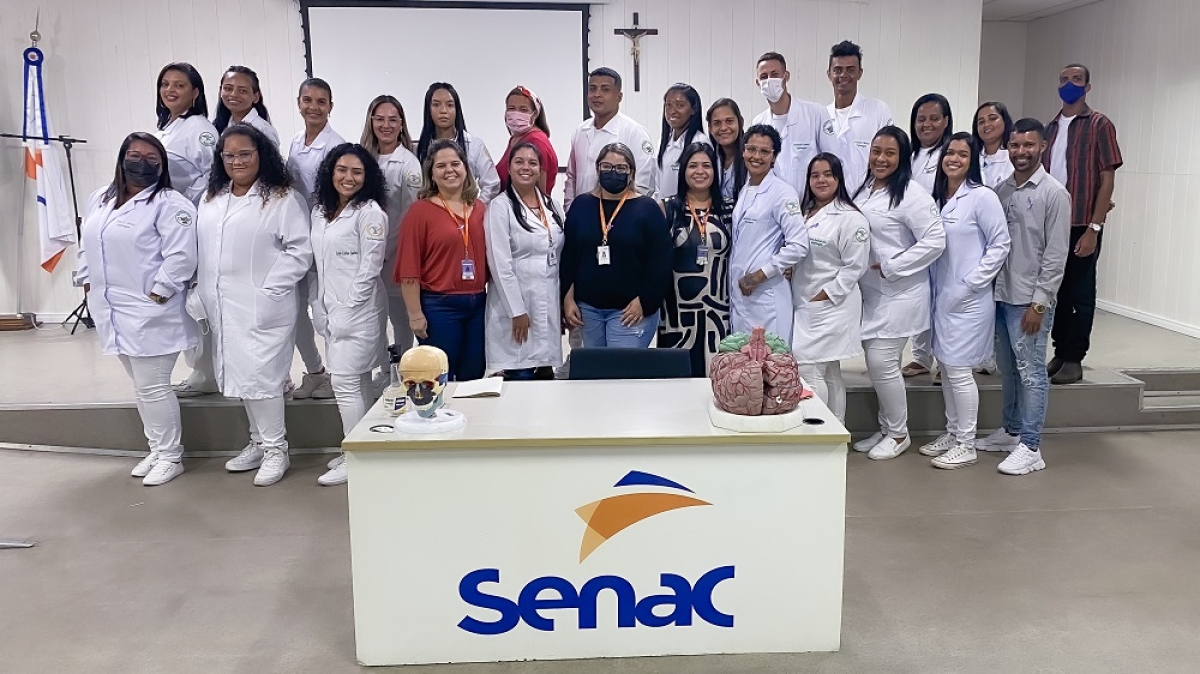 Os alunos com a equipe técnica Senac - Foto: Senac/SE