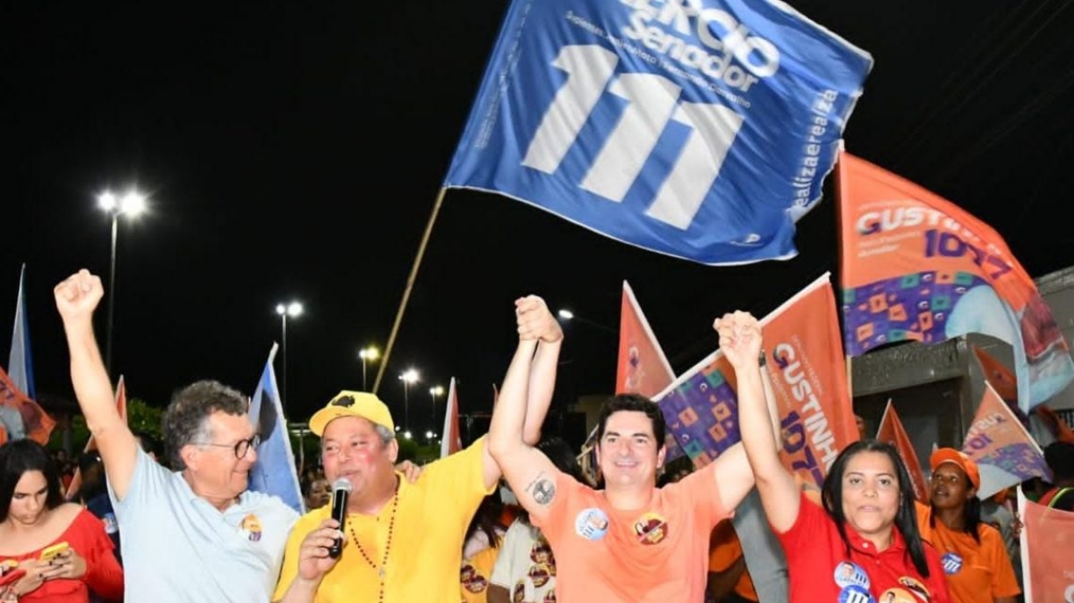 "Laércio gera emprego, ajuda os que mais precisam e cuida dos mais humildes", disse Gustinho Ribeiro - Foto: Site Laércio Oliveira