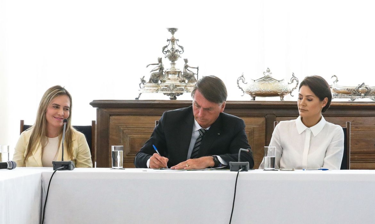 Presidente Jair Bolsonaro assina o PL Nº 2033, de 2022, referente ao Rol Exemplificativo da Agência Nacional de Saúde Suplementar - Foto: Clauber Cleber Caetano | Palácio do Planalto
