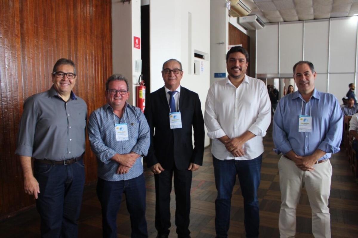 Gilton Lima, presidente do Sistema Fecomércio/Sesc/Senac de Alagoas, acompanhado do presidente em Sergipe, Marcos Andrade, do presidente da Faese/Senac, Ivan Sobral, e dos superintendentes da Fecomércio e Faese, Maurício Gonçalves e Dênio Leite - Foto: Marcio Rocha | Fecomércio/SE