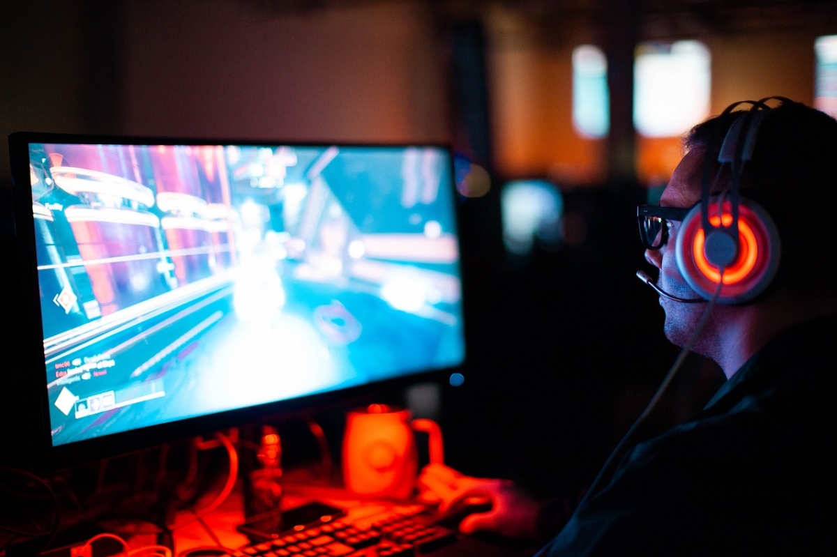 Uso de recursos digitais e eletrônicos, como games e robôs, vem sendo adotado pelas empresas para seleções de emprego mais ágeis - Foto: Unsplash
