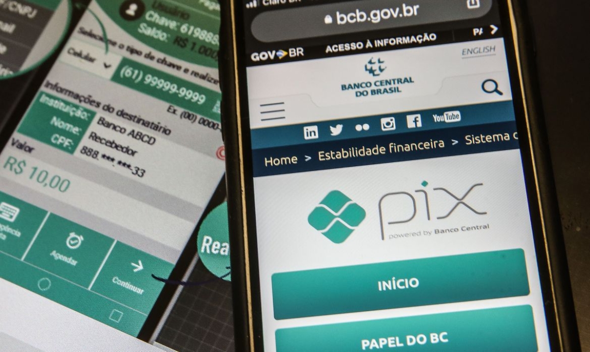 Pix é o pagamento instantâneo brasileiro. O meio de pagamento criado pelo Banco Central (BC) em que os recursos são transferidos entre contas em poucos segundos, a qualquer hora ou dia. �? prático, rápido e seguro - Foto: Marcello Casal Jr. | Agência Brasil
