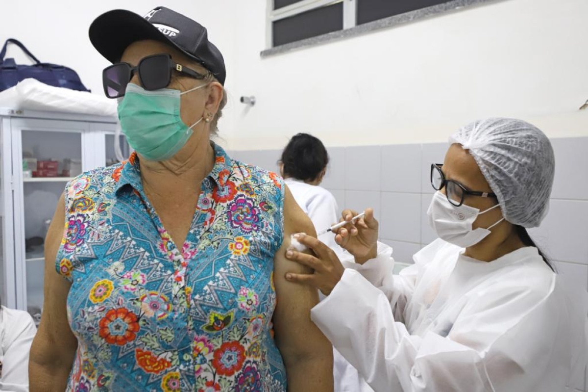 Aracaju inicia aplicação da 5ª dose contra covid em idosos com mais de 70 anos - Foto: Marcelle Cristinne | Prefeitura de Aracaju
