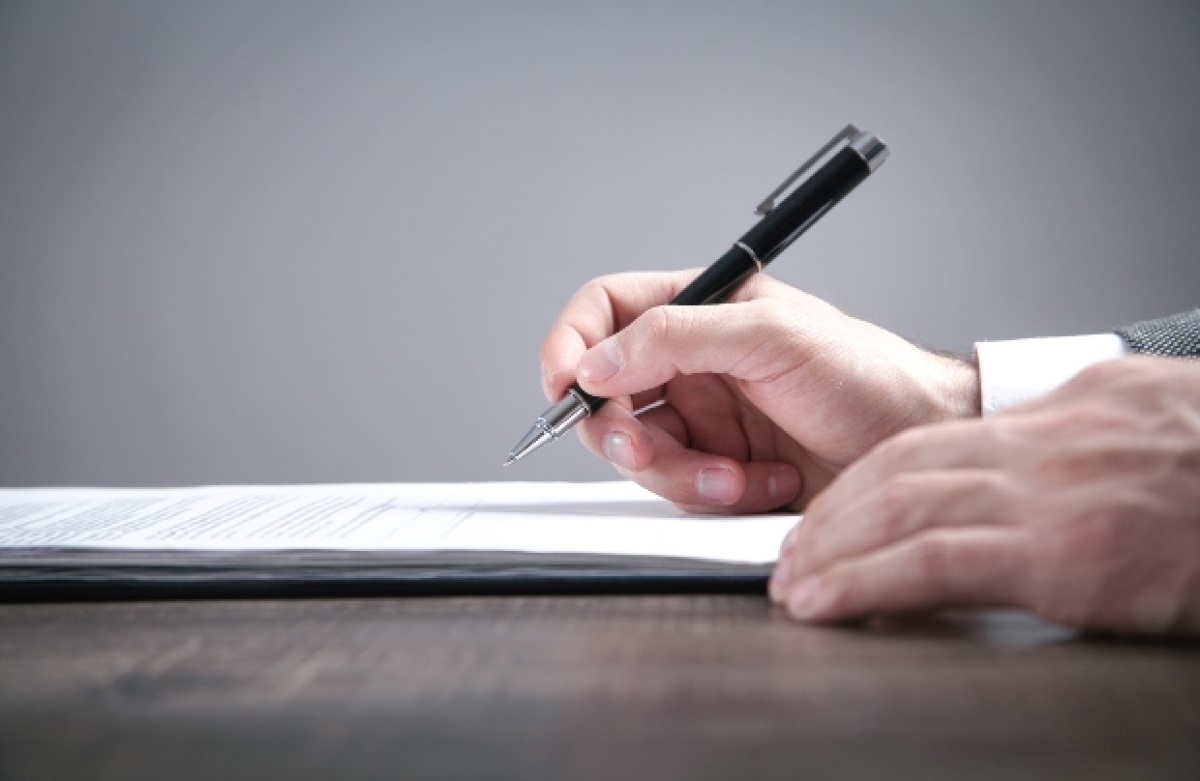 Perícia demonstrou que assinaturas nos contratos não foram feitas pela autora - Foto: Freepik