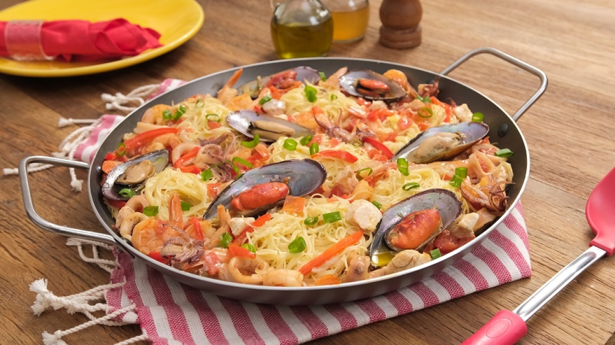 Fideuá, prato típico Espanhou - Foto: Divulgação | Galo