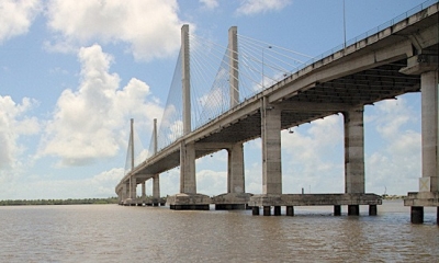 Atualmente a ponte construtor João Alves liga os municípios de Aracaju e Barra dos Coqueiros - Foto: Sedurbs