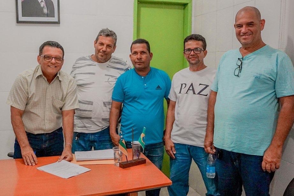 Avanço para trabalhadores: Prefeito Alberto Macedo sanciona Projeto de Lei que cria auxílio emergencial para taxistas - Foto: Prefeitura da Barra dos Coqueiros
