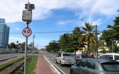 Novos equipamentos de fiscalização eletrônica começam a autuar dia 16/5 - Foto: SMTT Aracaju Novos equipamentos de fiscalização eletrônica começam a autuar dia 16/5 - Foto: SMTT Aracaju