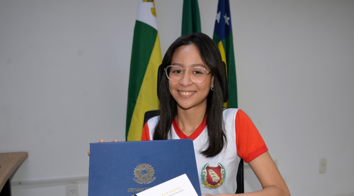Williane Vitória de Souza Silva, vencedora da etapa estadual do Programa Jovem Senador 2023 - Foto: Maria Odília
