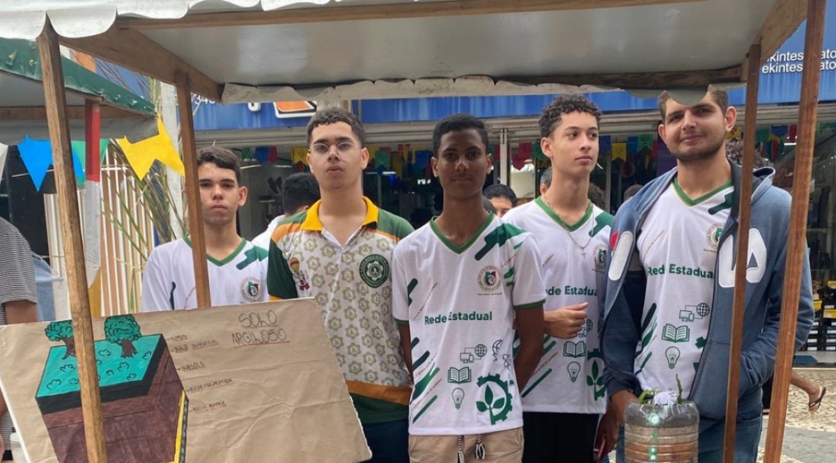 A Exposição Geologia e Pedogênese ocorreu no centro comercial da cidade -Foto: Divulgação | Unidade Escolar