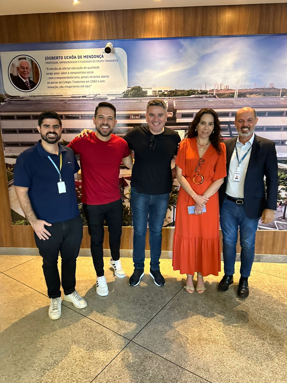 Primeiro dia de evento reuniu um grande time de gestores: Bruno Verás, CEO do SAE Digital; Leonardo Matos, coordenador geral do CCPA; Gustavo Dantas, diretor regional da Greatschools; Roberta Monteiro, diretora pedagógica do CCPA; e Jouberto Uchôa de Mendonça Júnior, vice-reitor da Unit - Foto: Divulgação