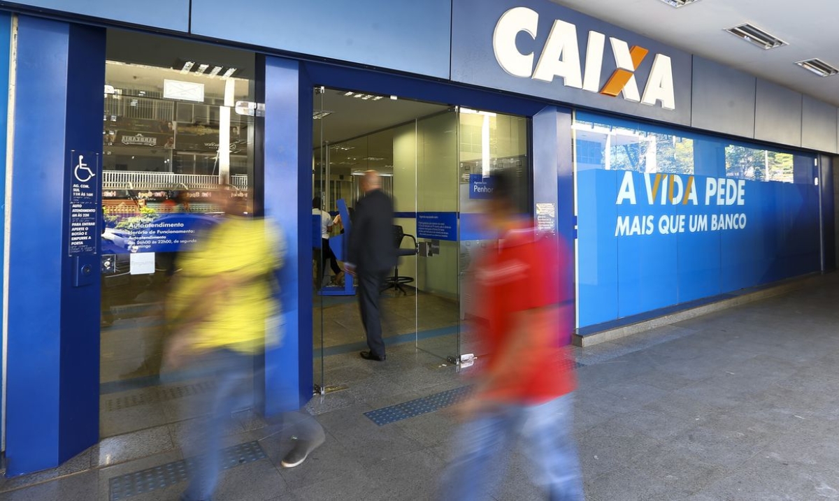Caixa Econômica Federal inicia hoje (13) a liberação do saque de até R$ 500 em contas do Fundo de Garantia do Tempo de Serviço (FGTS) - Foto: Marcelo Camargo | Agência Brasil