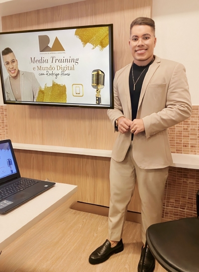 Jornalista Rodrigo Alves lança palestra para empresas com media training focado na imprensa e nas redes sociais - Foto: RA Assessoria de Imprensa e Marketing  