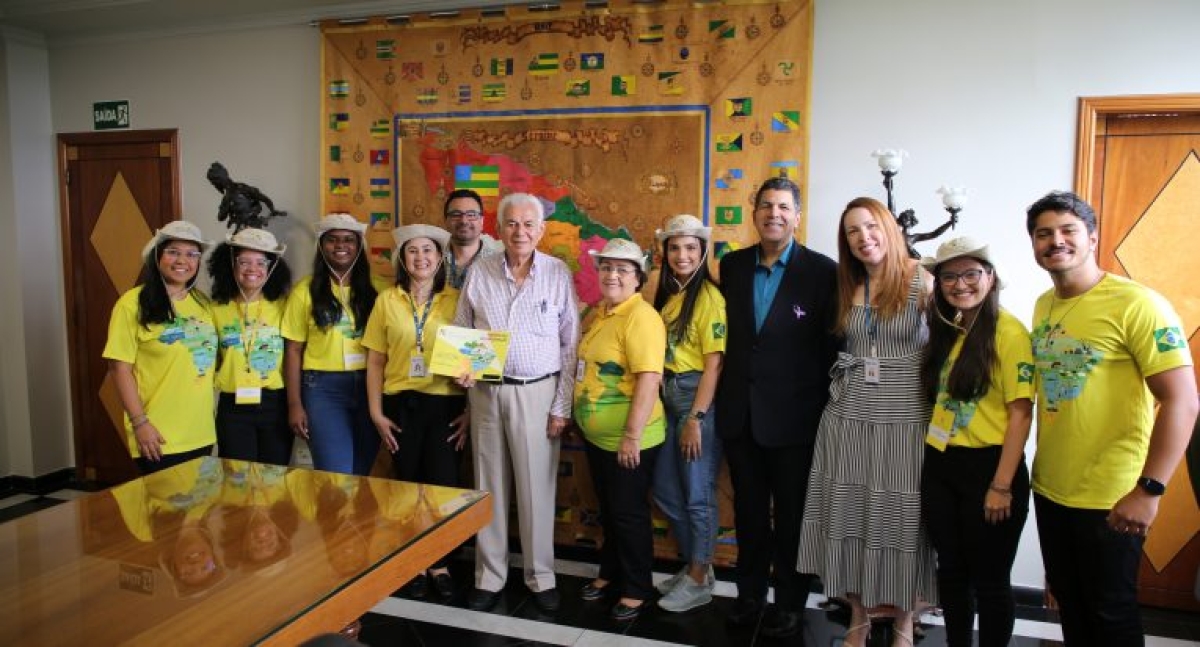 Reitor parabeniza estudantes e professores que participaram do Projeto Rondon - Foto: Unit