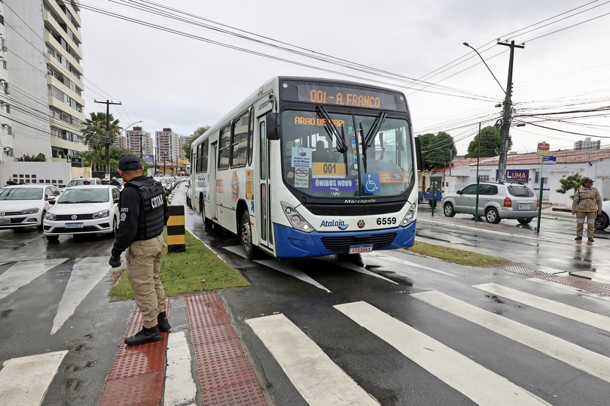 Corredores de ônibus - Foto: Arthur D´Ávila