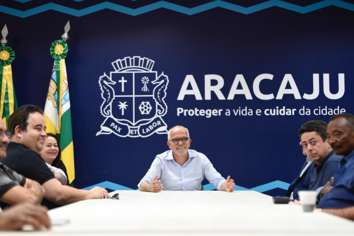 Prefeito Edvaldo Nogueira reúne vereadores e anuncia início da liberação das emendas impositivas individuais - Foto: Ana Lícia Menezes | Prefeitura de Aracaju
