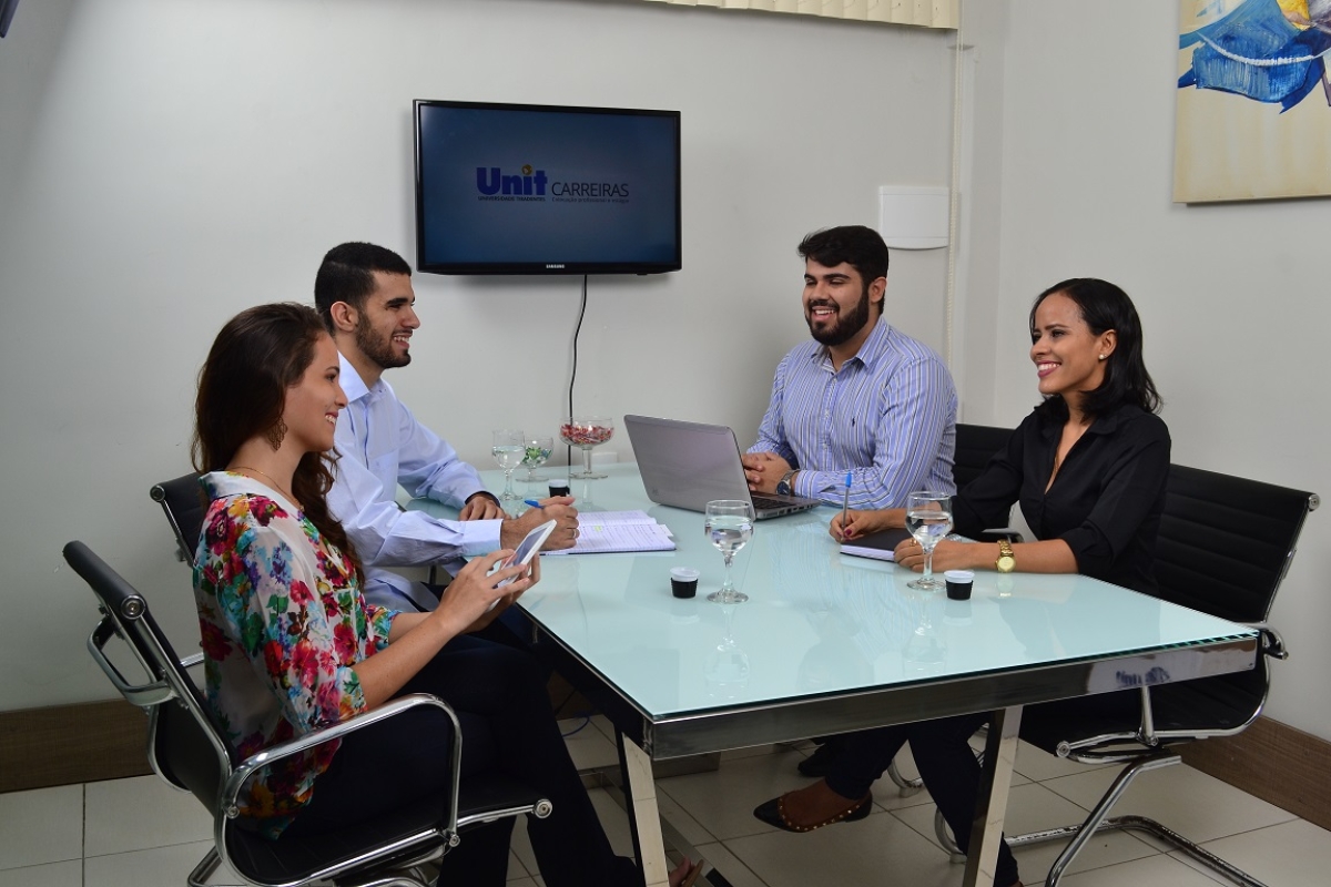 Para garantir melhores postos de estágio, a dica é aprofundar a qualificação profissional, através de qualificações como as ofertadas pelo Unit Carreiras - Foto: Asscom Unit