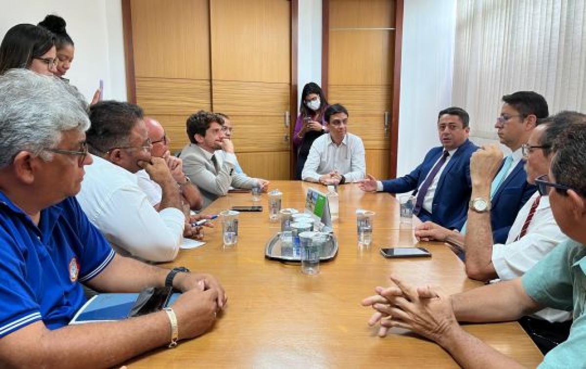 SMTT discute sobre faixa exclusiva com vereadores, taxistas e transportadores escolares - Foto: SMTT Aracaju