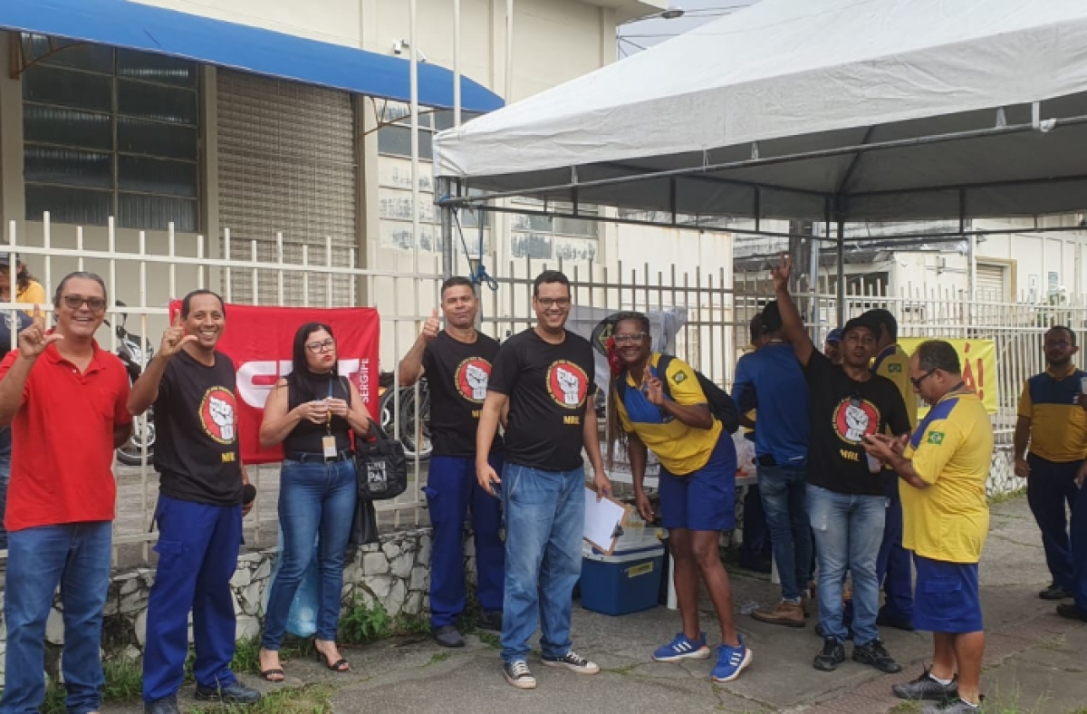 Em Ato Público, Ecetistas defendem uma proposta digna para a categoria - Foto: CUT/SE