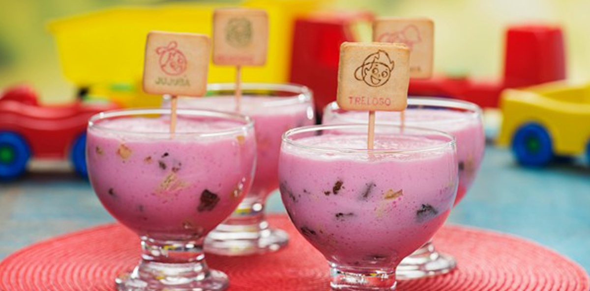 Taça de Morango com Biscoito Clubinho Treloso e Chocolate - Foto: Marca Treloso | Divulgação