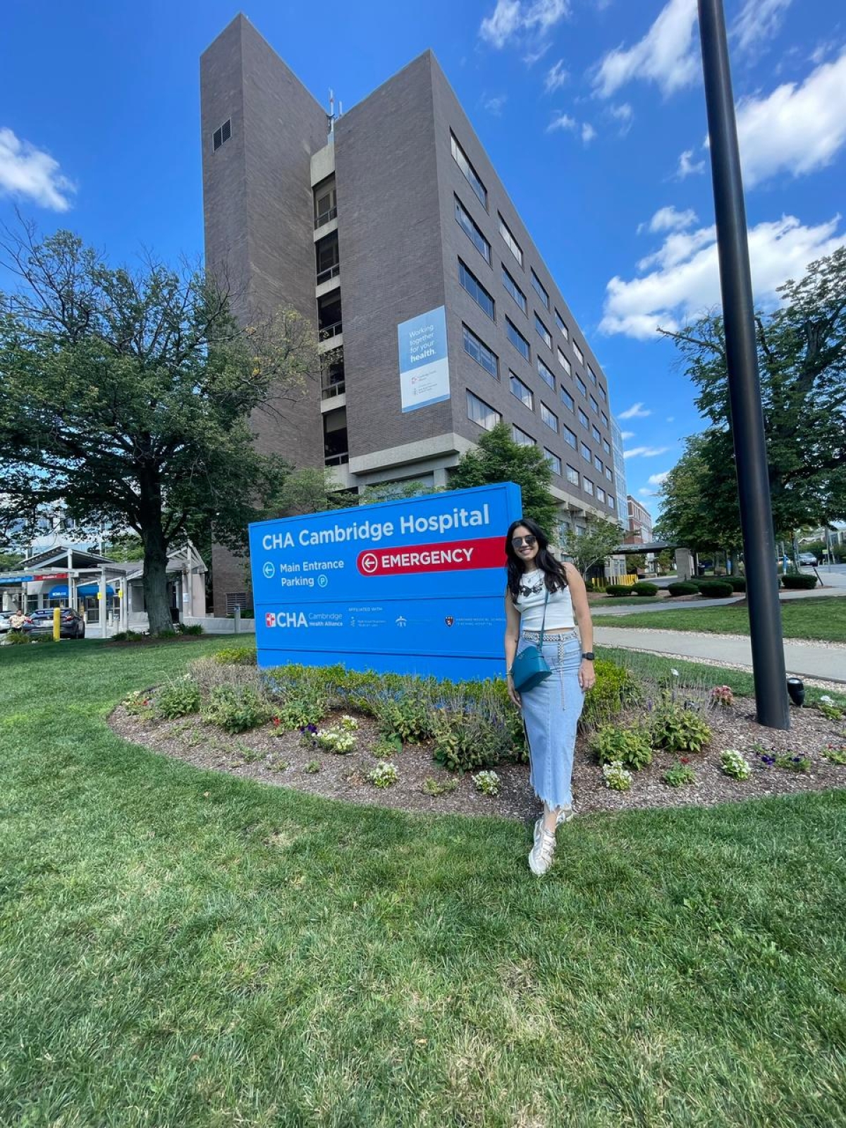 Leila Maria Lemos Nascimento, aluna do 10º período de Medicina da Unit e participante da segunda turma do internato no Cambridge Health Alliance (CHA), em Boston (EUA) - Foto: Acervo Pessoal