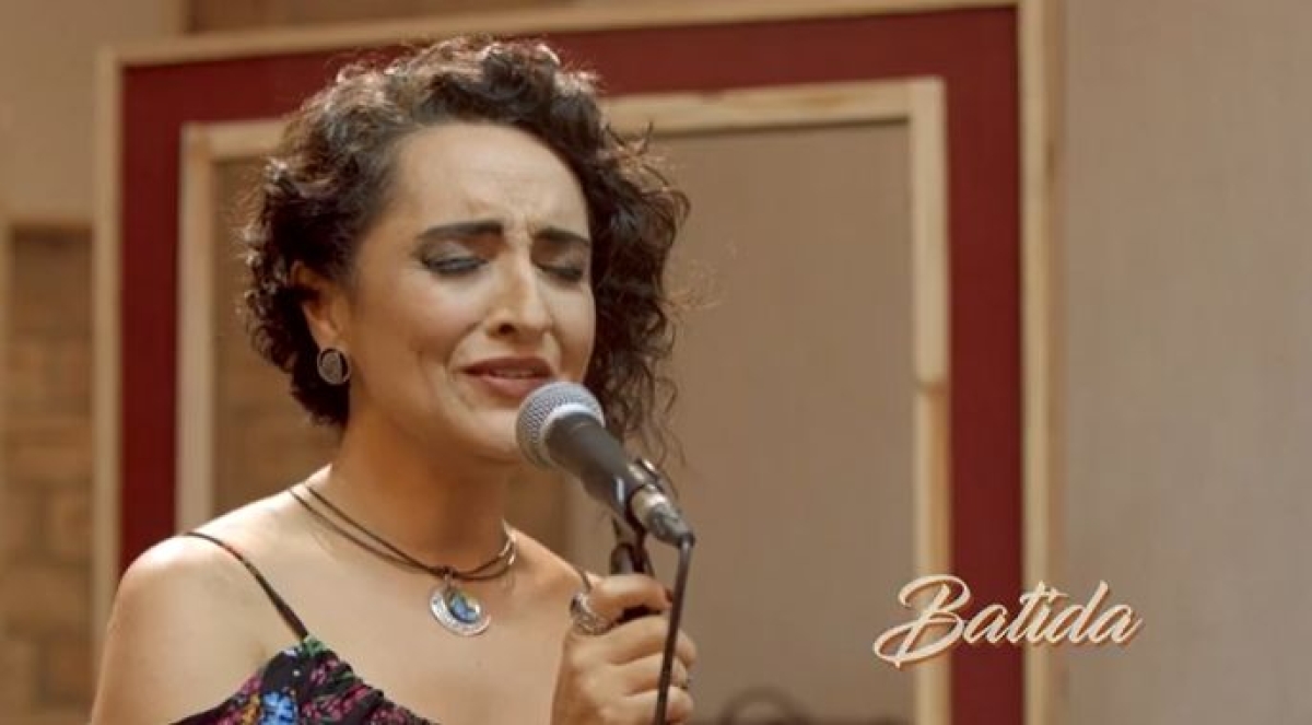 Cantora e Compositora Celda Fontes Anuncia o Lançamento de Seu Novo Álbum "Espelho" em um Show Memorável no Café da Gente Sergipana - Imagem: Reprodução | YouTube | Celda Fontes