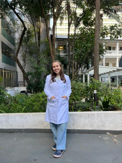 Rebeca Feitosa Dória Alves, aluna do penúltimo semestre de Medicina da Unit e participante do internato no Hospital Alemão Oswaldo Cruz, em São Paulo - Foto: Acervo Pessoal