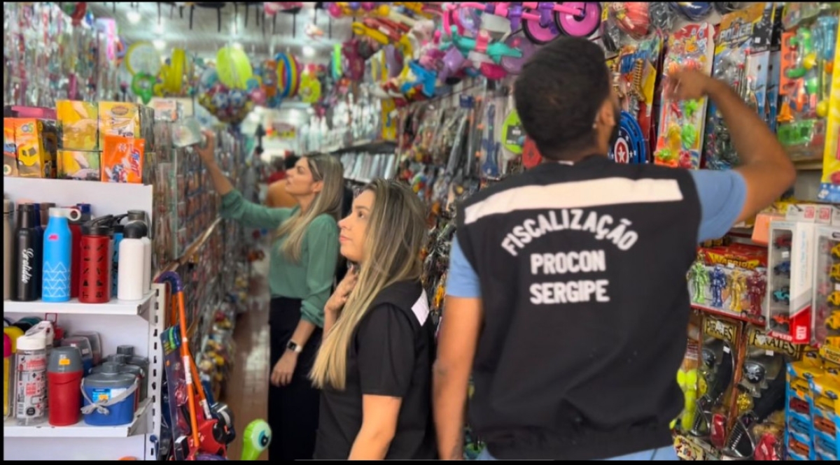 Procon Sergipe e ITPS realizam fiscalização em lojas de brinquedos - Foto: Ascom Sejuc | Governo de Sergipe