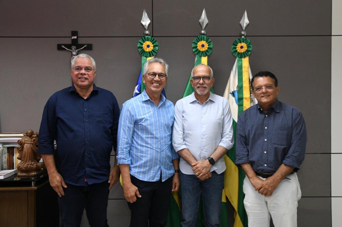 Prefeito Edvaldo Nogueira se reúne com prefeitos da Grande Aracaju para tratar sobre o consórcio do transporte público - Foto: Ana Lícia Menezes | Prefeitura de Aracaju