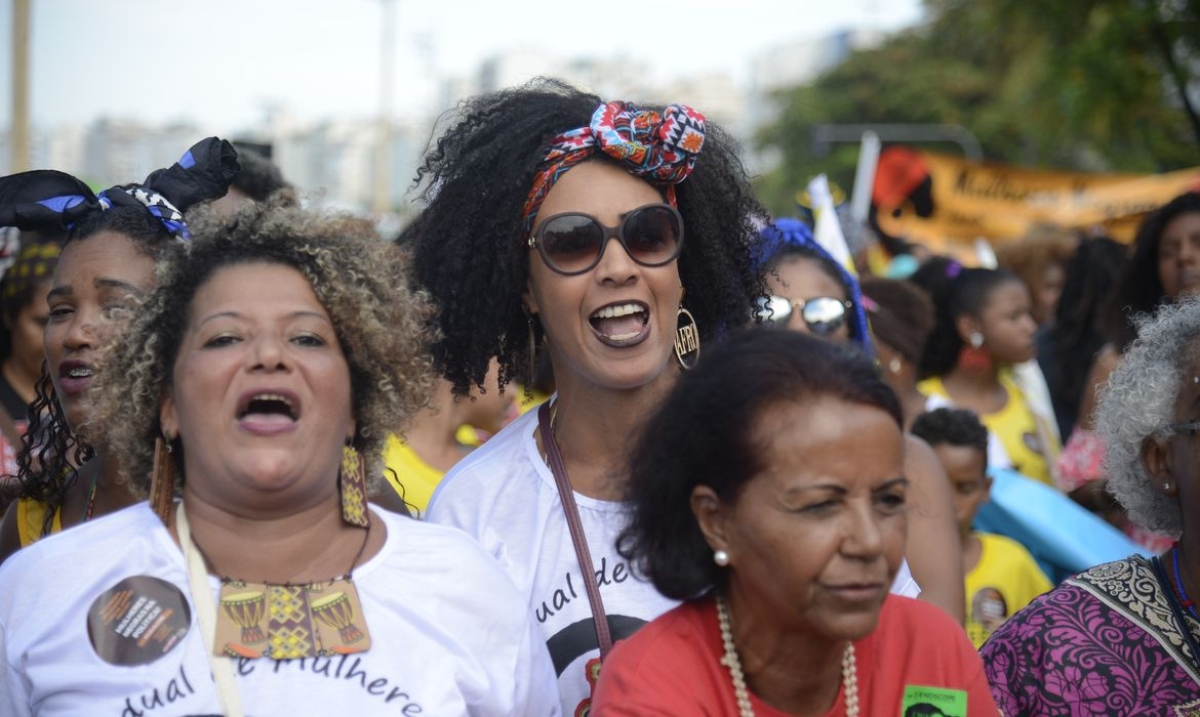 Quarta Marcha das Mulheres Negras em Copacabana, no Rio de Janeiro, protesta contra a violência que atinge as mulheres negras em todo o país - Foto: Tomaz Silva | Agência Brasil