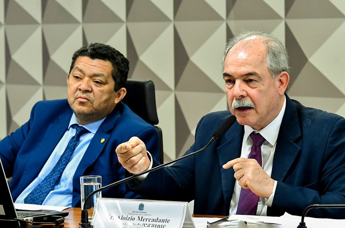 Senador Beto Faro (PT-PA) comandou o debate com Aloizio Mercadante - Foto: Geraldo Magela | Agência Senado