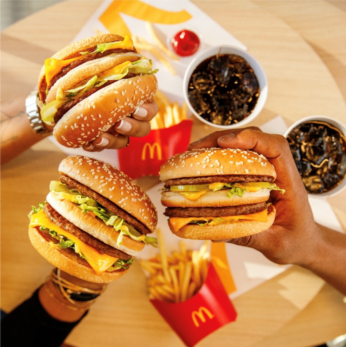 O McDia Feliz 2023 arrecadou R$ 26,6 milhões com a venda de Big Mac - Foto: Ascom McDonald´s