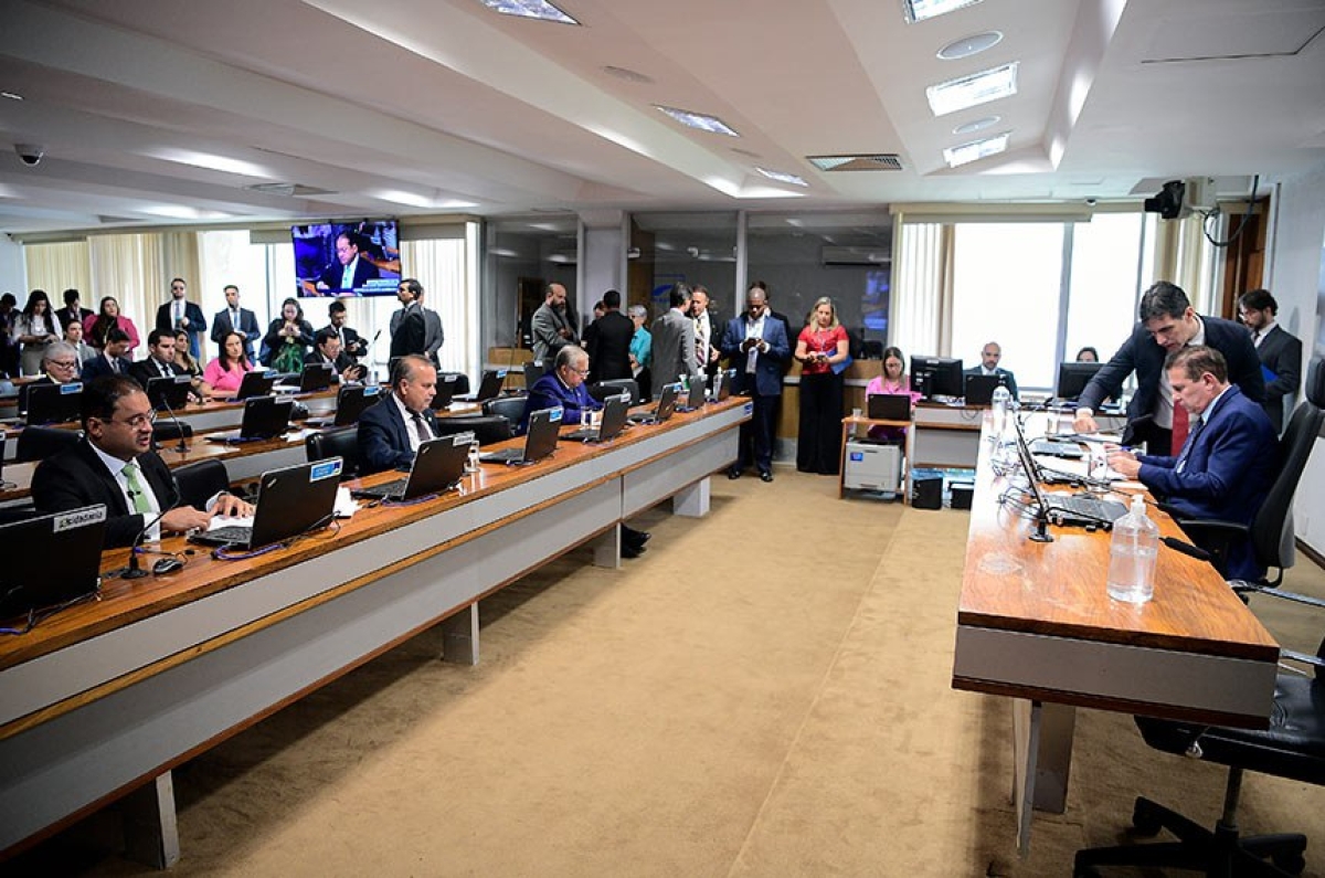 O projeto visa a proteger a saúde física e mental dos profissionais de psicologia, como ocorre no serviço social e na fisioterapia, sem perda de produtividade - Foto: Pedro França | Agência Senado