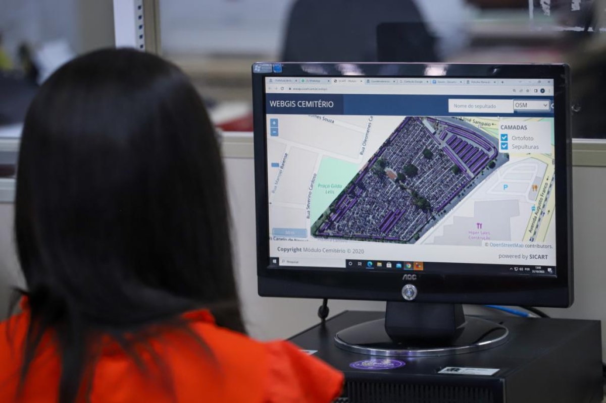Sistema de georreferenciamento facilita busca por túmulos no Cemitério São João Batista - Foto: Michel de Oliveira | Secom