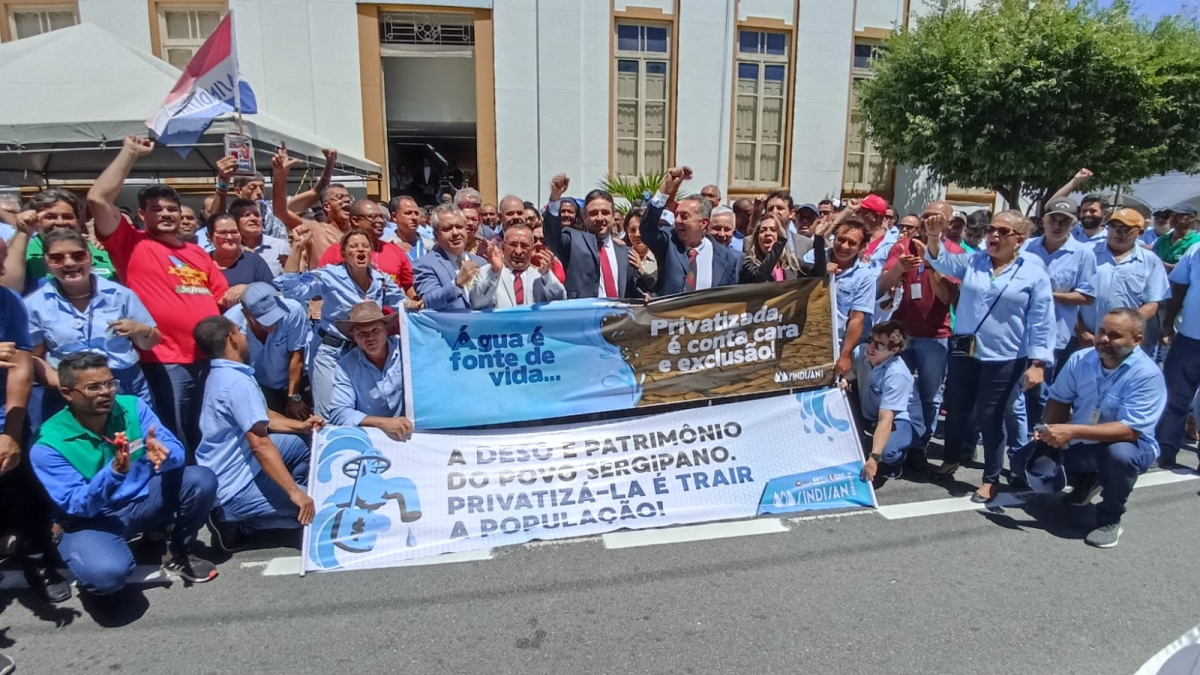 Com ato público e sessão especial na CMA, trabalhadores reforçam a luta contra a privatização da Deso - Foto: Sindisan