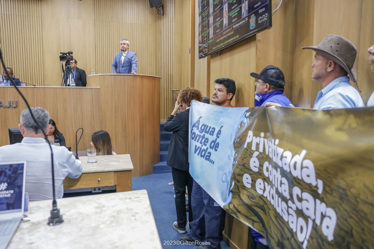 "Edvaldo Nogueira precisa se manifestar sobre a privatização da Deso", cobra Elber Batalha - 
Foto: Gilton Andrade | Câmara Municipal de Aracaju