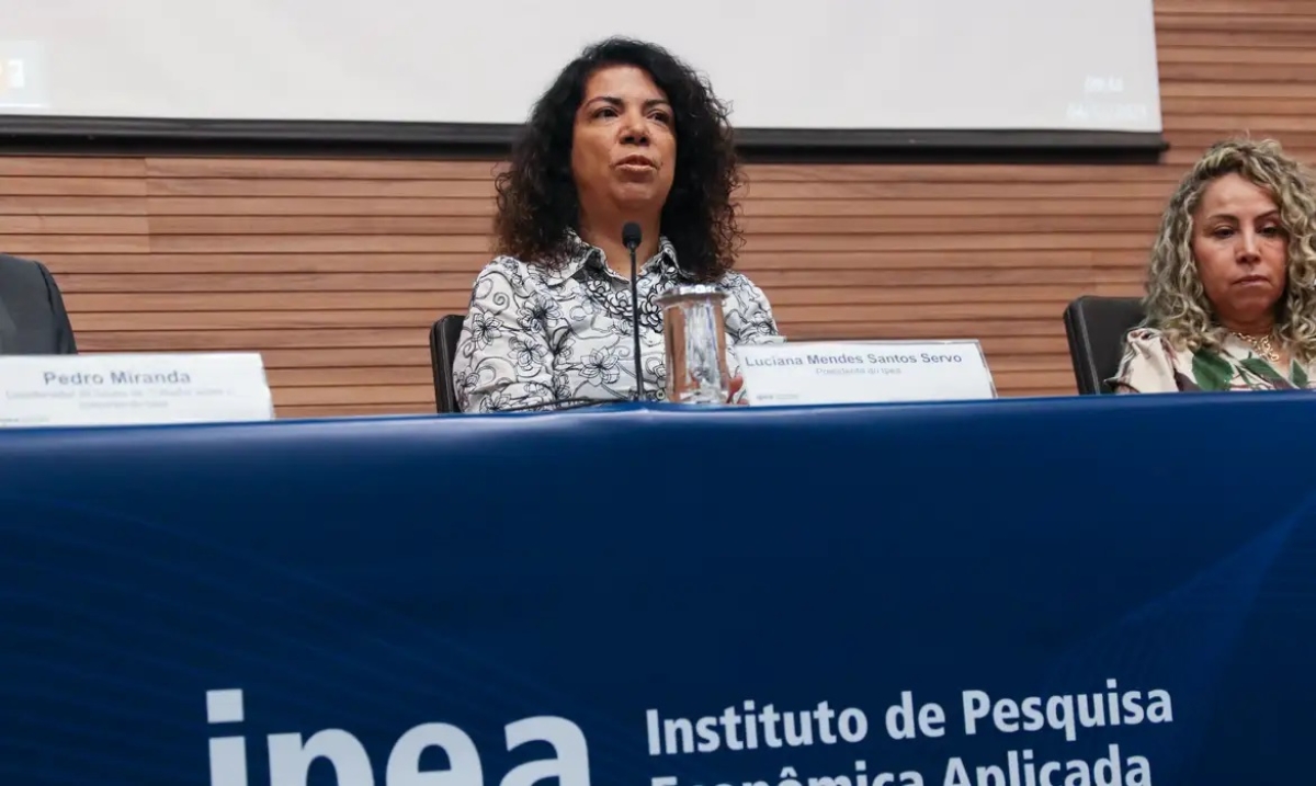 Brasília (DF), 04/12/2023 - A presidenta do Instituto de Pesquisa Econômica Aplicada (Ipea), Luciana Mendes Santos Servo, concede entrevista coletiva sobre a organização e realização do concurso do Instituto - Foto: Fabio Rodrigues-Pozzebom | Agência Brasil
