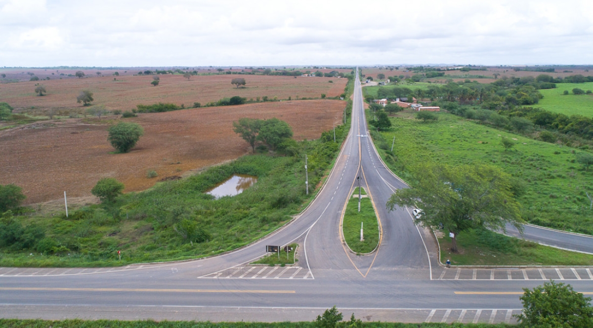 Governador Fábio Mitidieri comemora edital de contratação para duplicação da BR-235 - Foto: Marcos Rodrigues/ASN