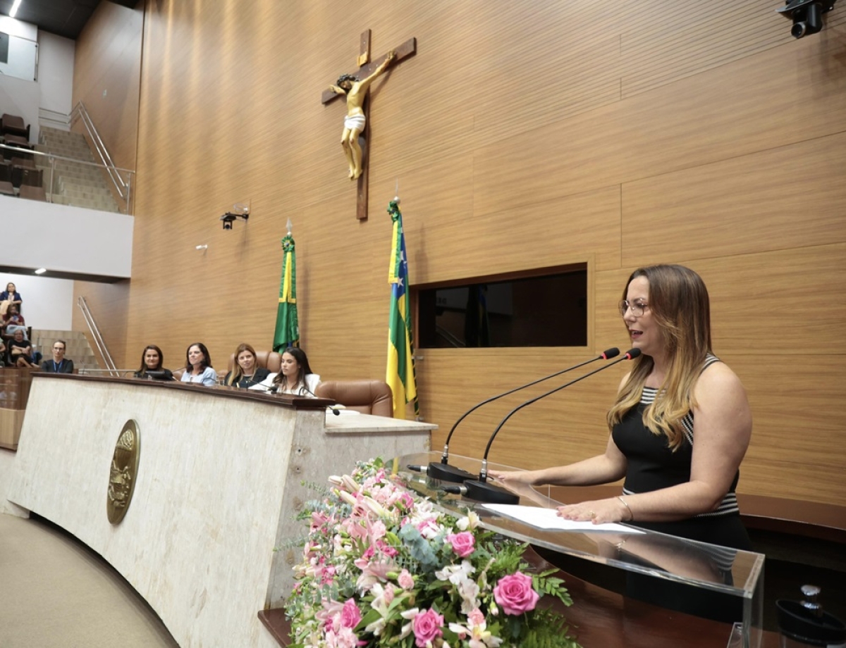 "Precisamos povoar as Prefeituras e Câmaras de Vereadores com mulheres", diz Delegada Katarina em encontro da Procuradoria  - Foto: Assessoria Delegada Katarina