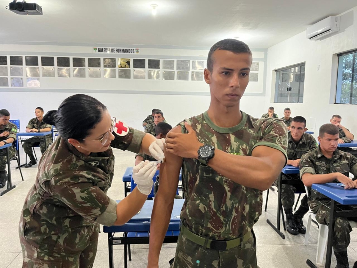 Prefeitura inicia vacinação para trabalhadores de órgãos públicos e privados - Foto: Ascom/SMS
