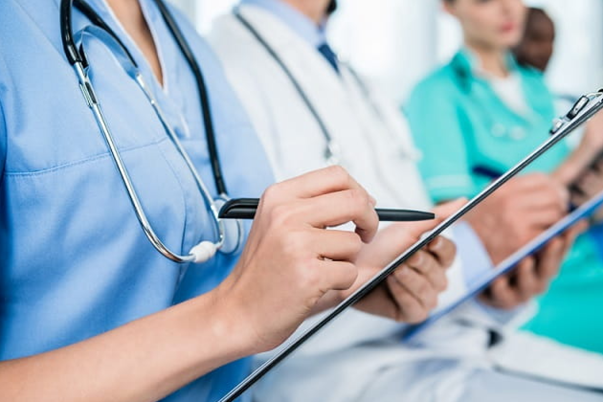 Especialização e práticas avançadas de enfermeiros beneficiam pacientes submetidos à monitorização hemodinâmica - Foto: Freepik
